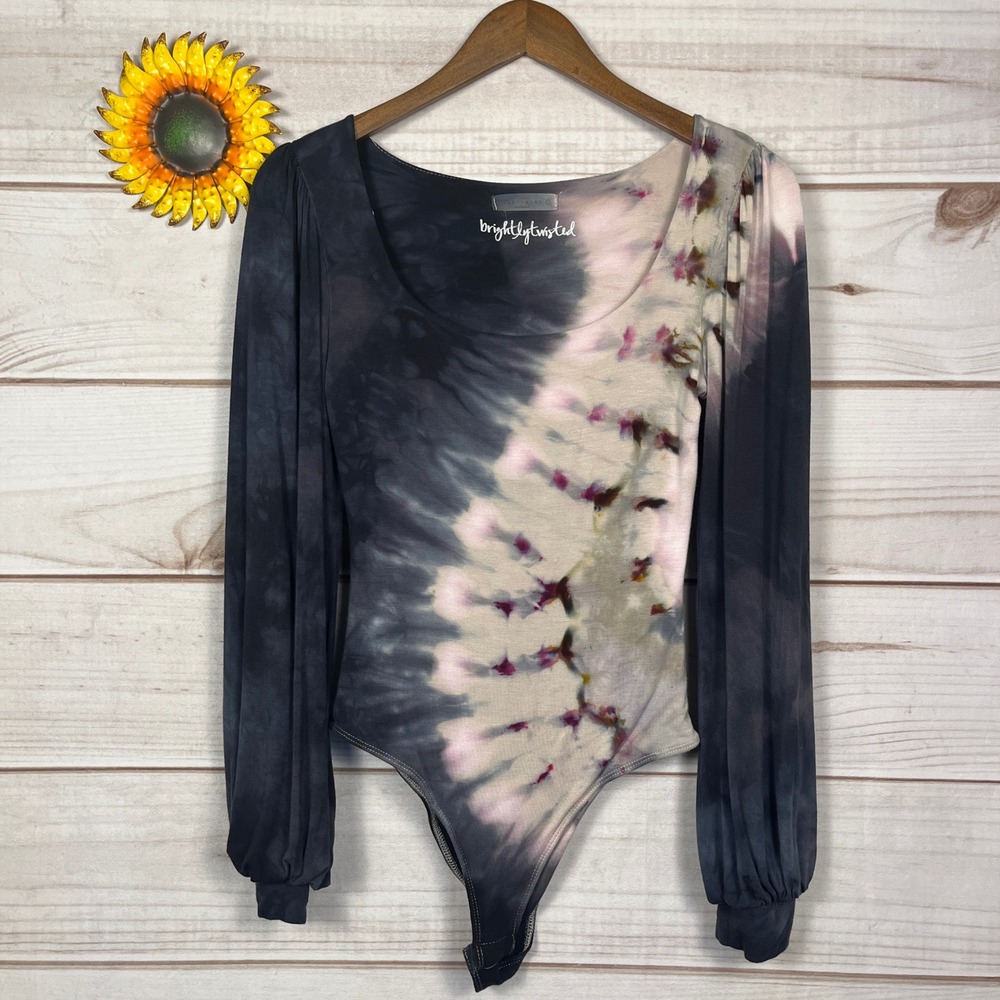 Brightly Twisted Habit + Mint Tie Dye Bodysuit Grey Cream Small Puff Sleeve